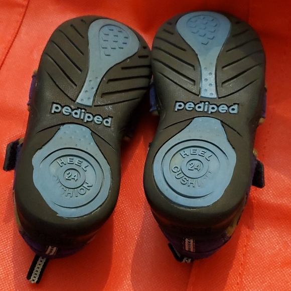 Sandals - Picture 3 of 4